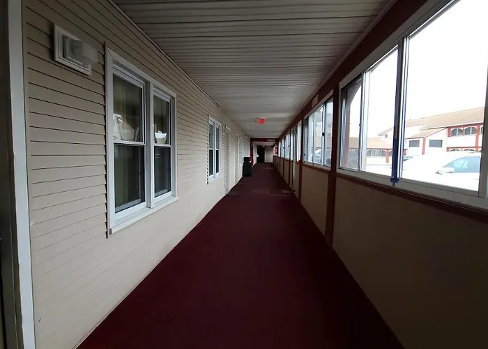 Red Carpet Inn West Springfield